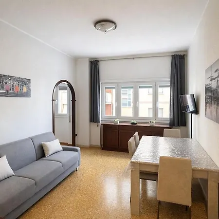 Modern Pigneto Flat, 5 Mins To Metro & Parking *