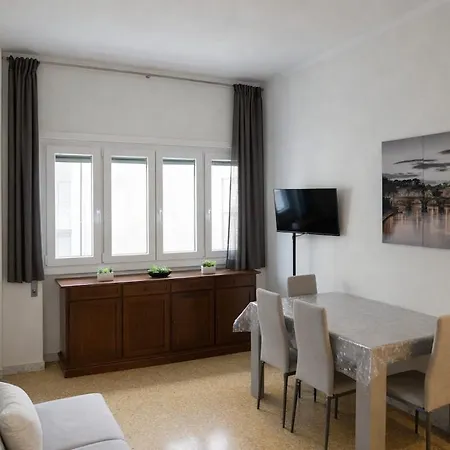 Апартаменты Modern Pigneto Flat, 5 Mins To Metro & Parking